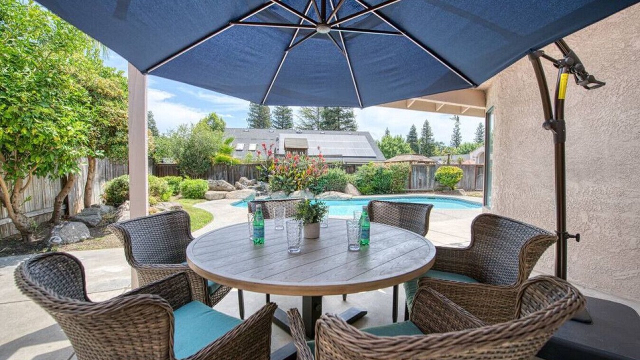 Photo of Outdoor in Raisin
