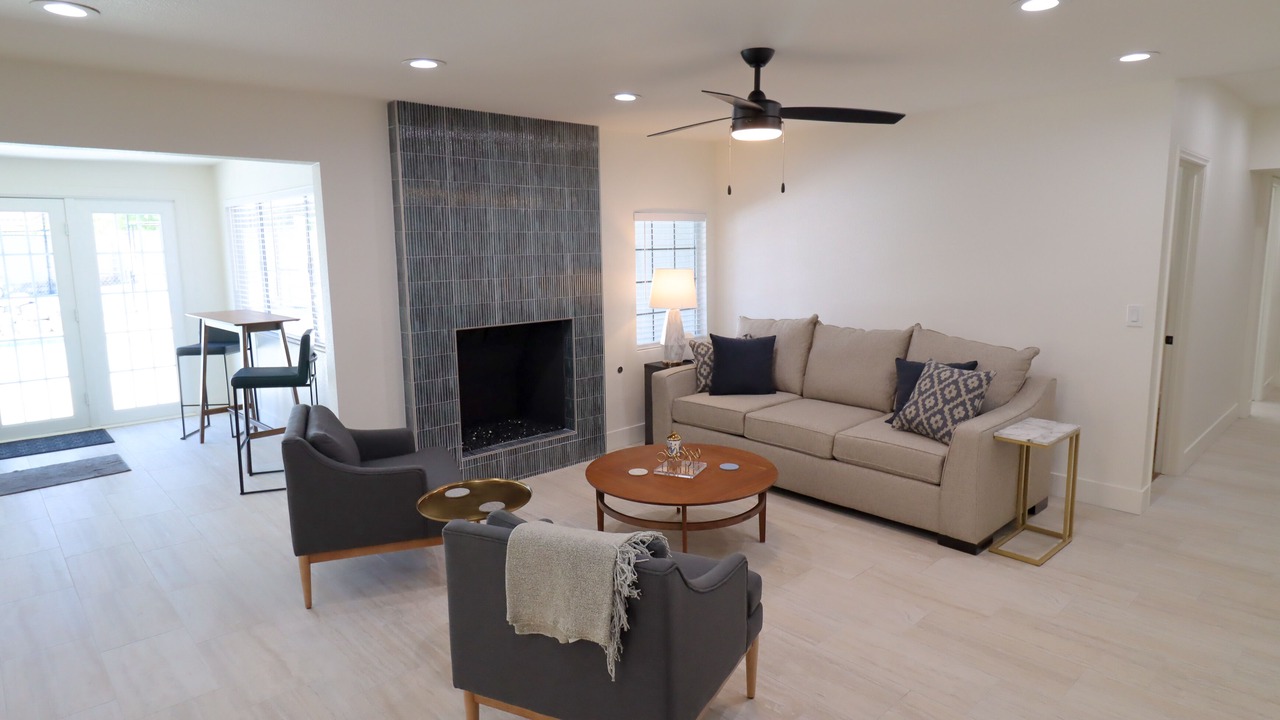 Photo of Livingroom in Rancho Oakey