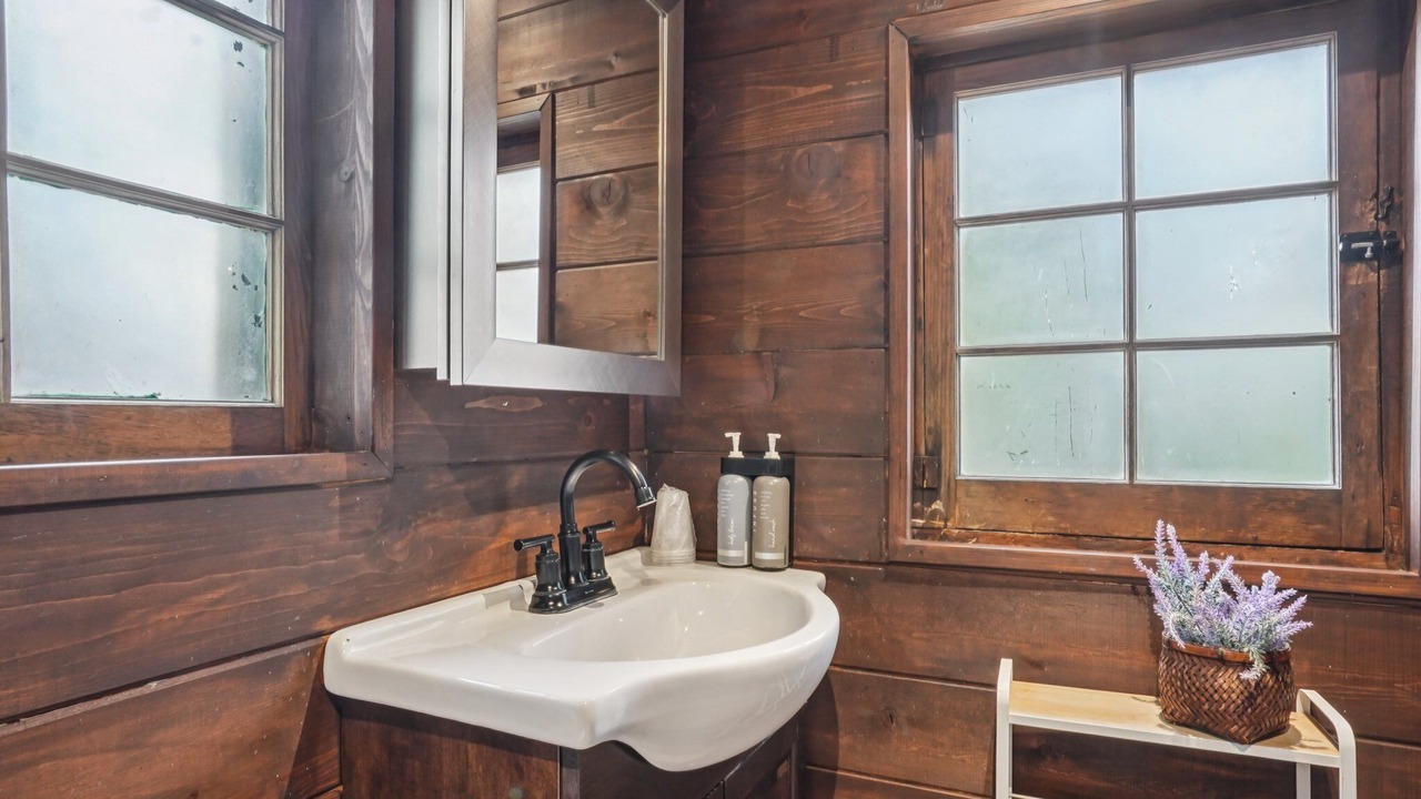 Photo of Bathroom in Idyllwild