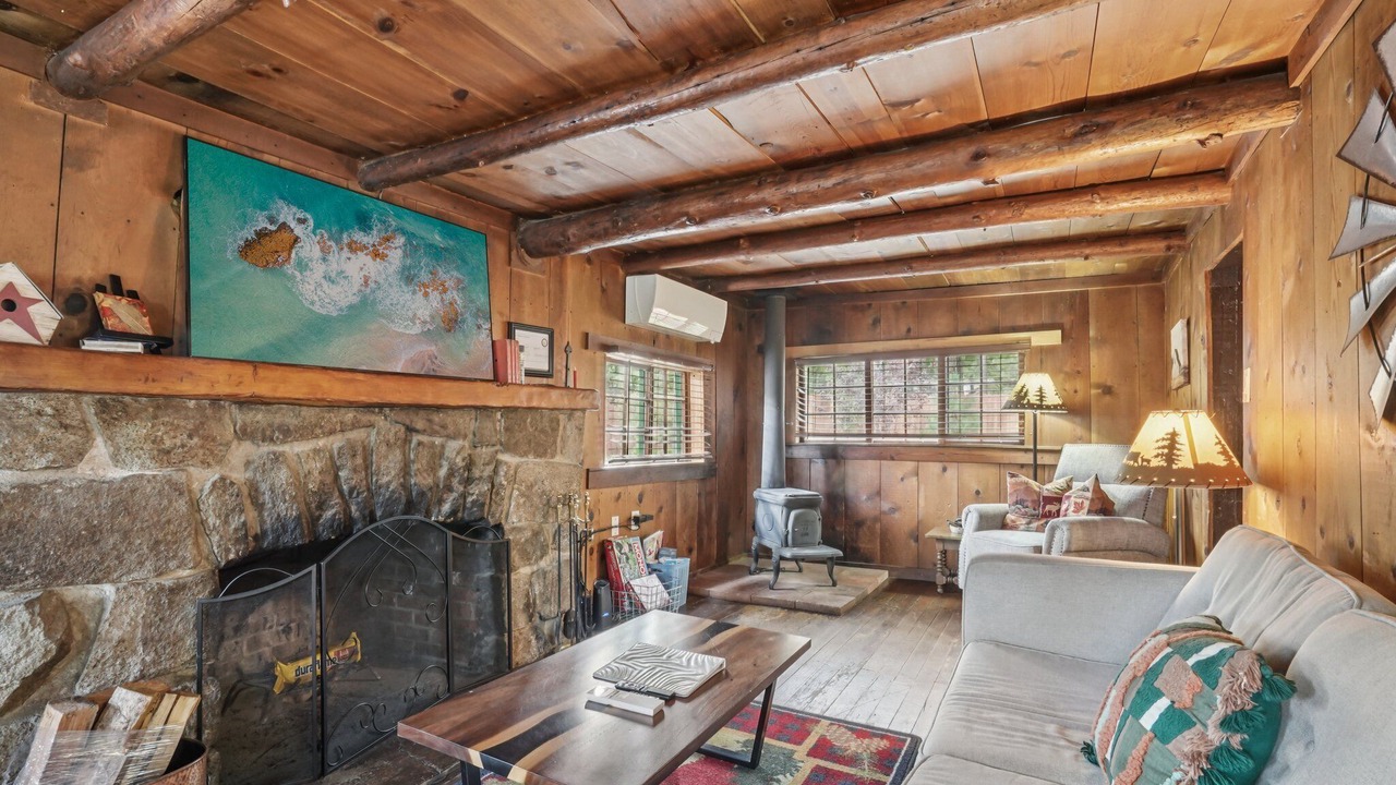 Photo of Livingroom in Idyllwild
