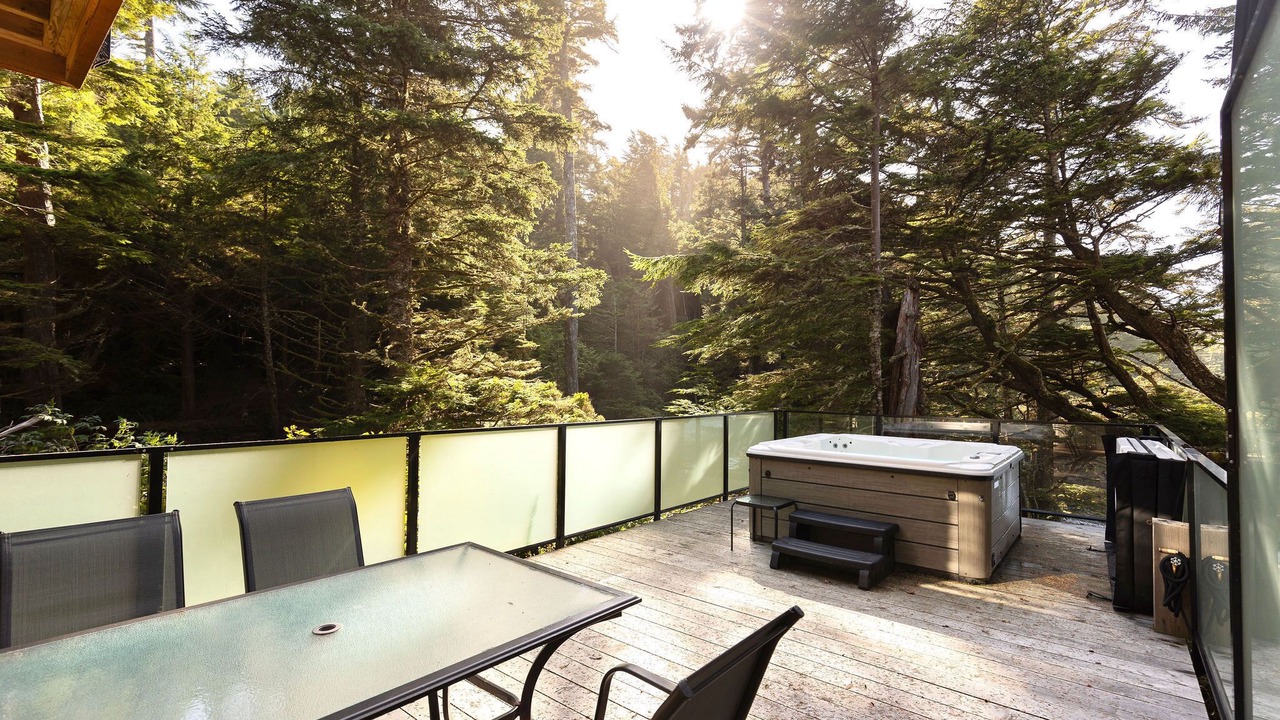 Photo of Patio Balcony in Ucluelet