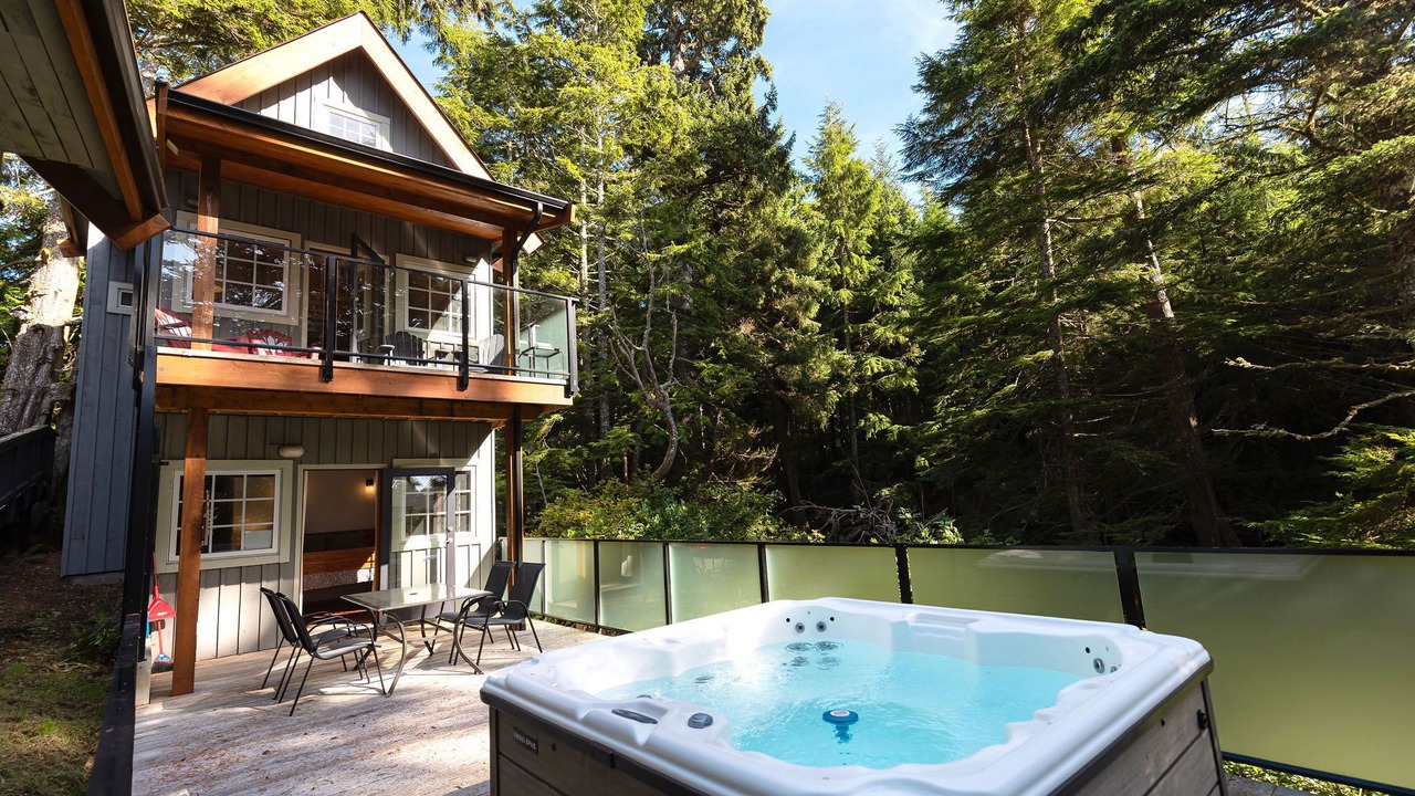 Photo of Patio Balcony in Ucluelet