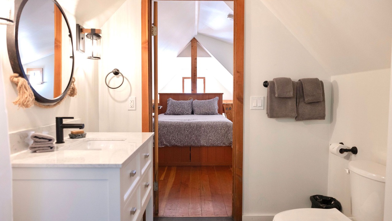Photo of Bathroom in Ucluelet