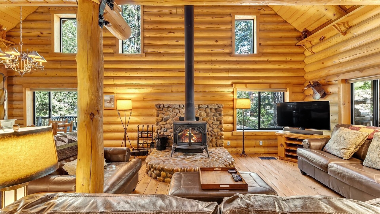 Photo of Livingroom in Idyllwild