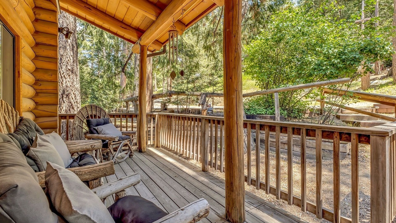 Photo of Patio Balcony in Idyllwild