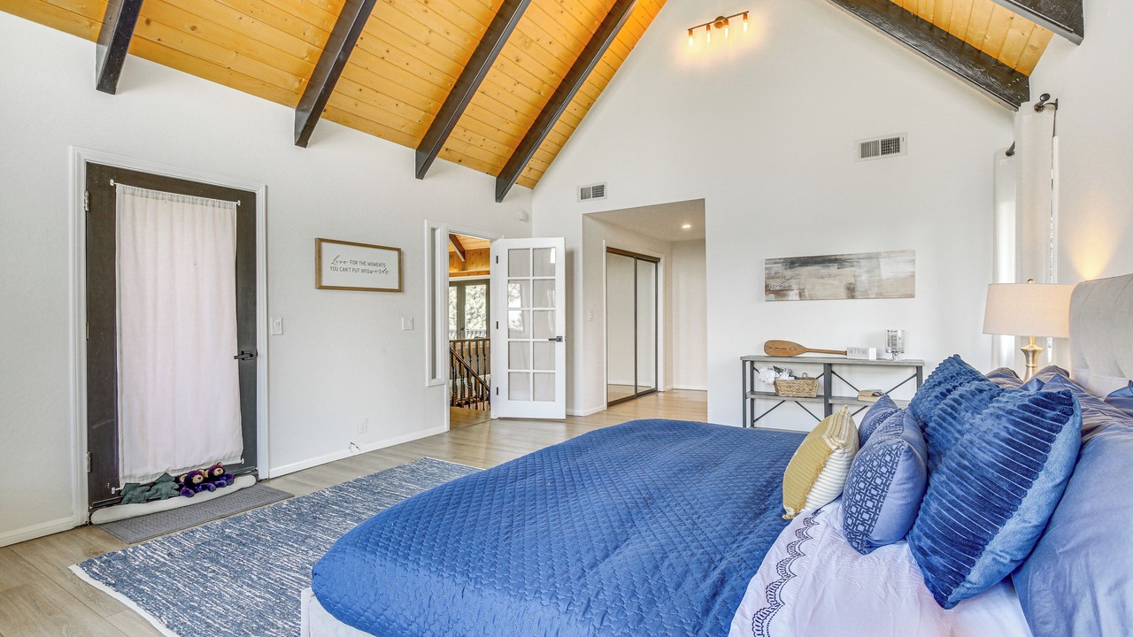 Photo of Bedroom in Lake Arrowhead