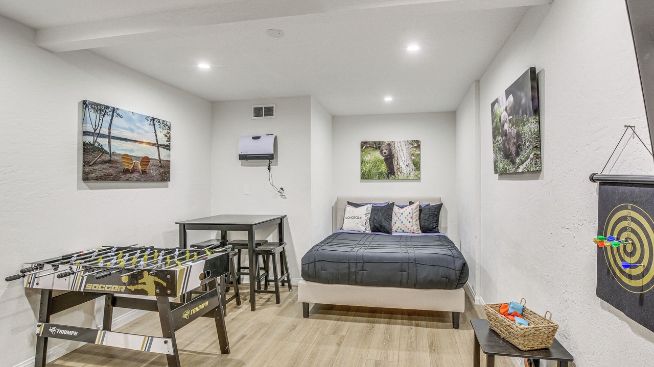 Photo of Bedroom in Lake Arrowhead