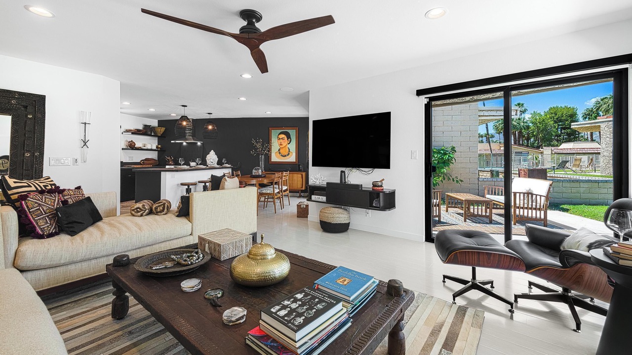 Photo of Livingroom in Cathedral City