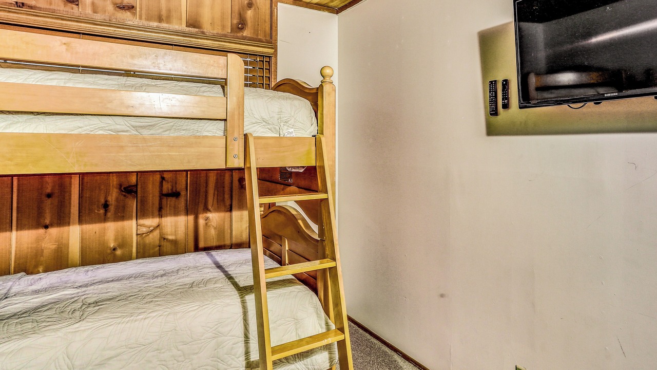 Photo of Bedroom in Sierra Cedars