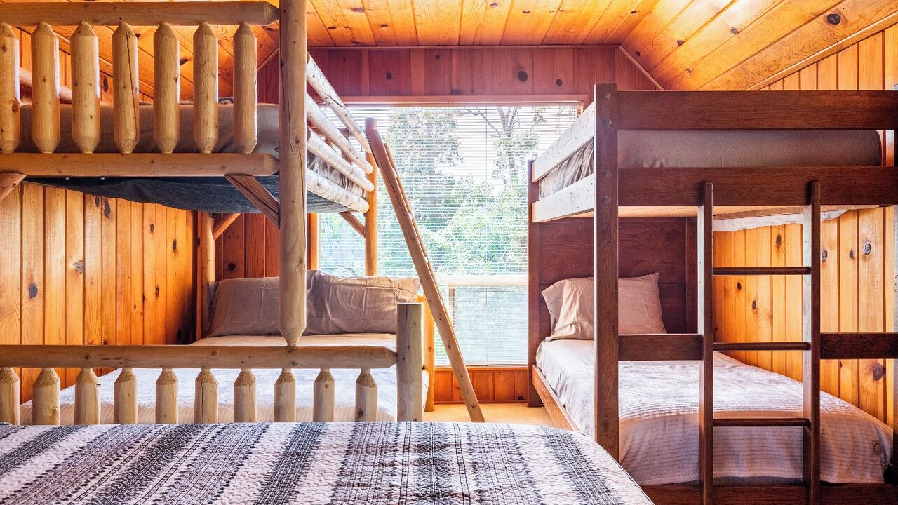 Photo of Bedroom in Springville