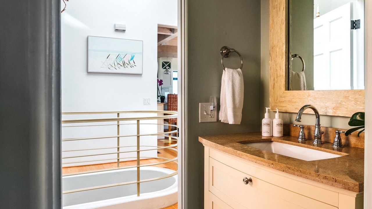 Photo of Bathroom in Summerland