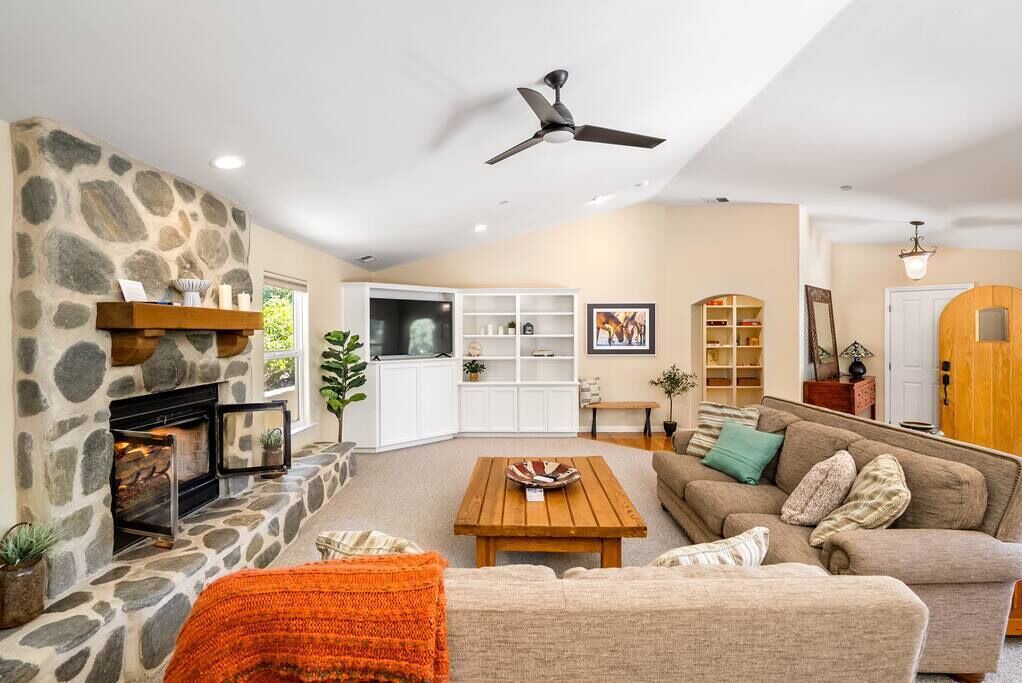Photo of Livingroom in Templeton