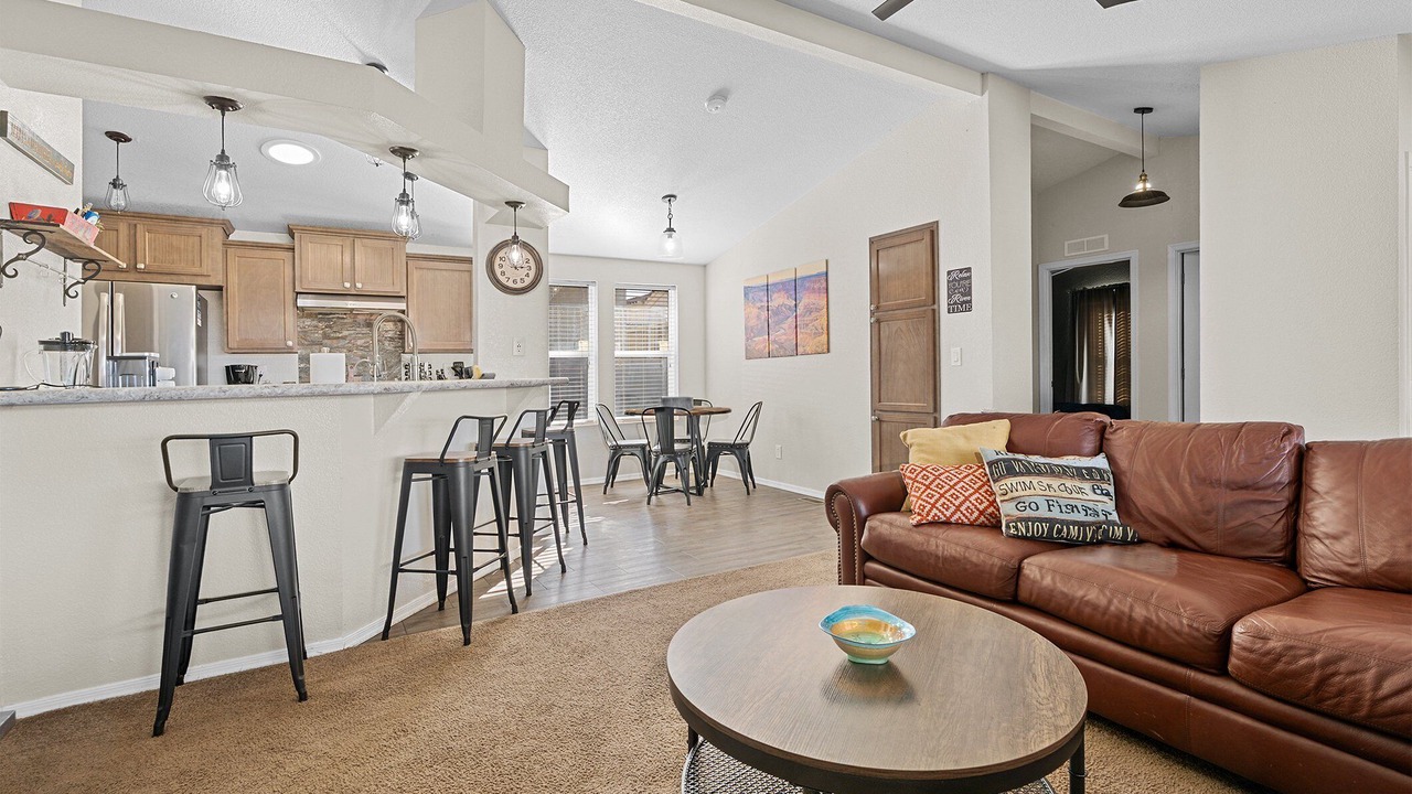 Photo of Livingroom in Parker Strip