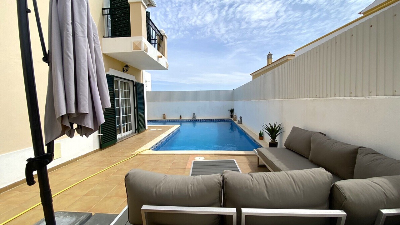 Photo of Outdoor in Pera