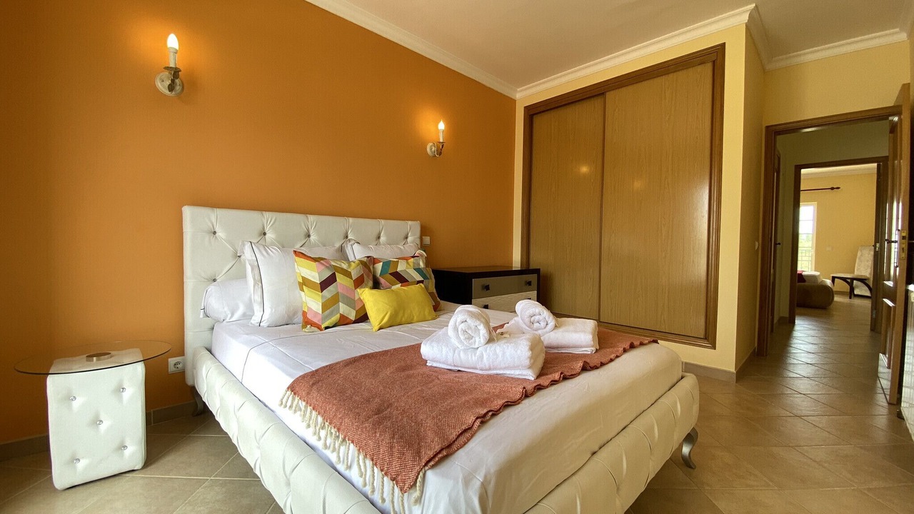 Photo of Bedroom in Pera