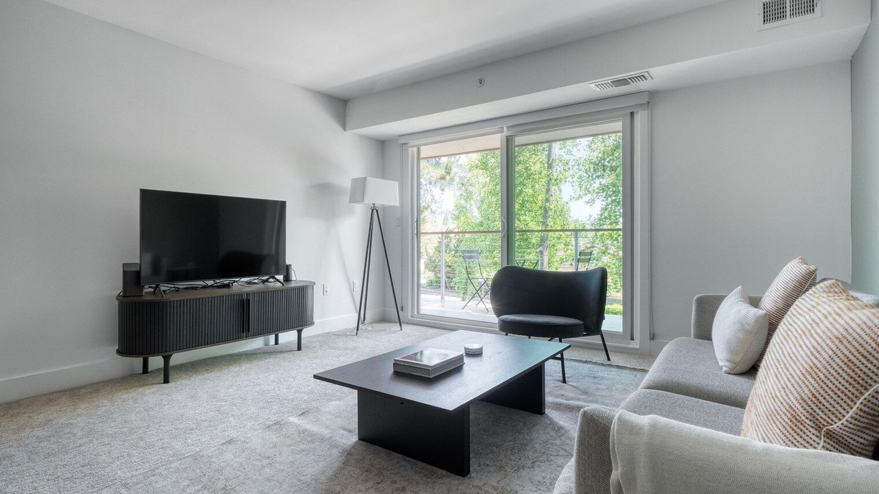 Photo of Livingroom in Sharon Heights