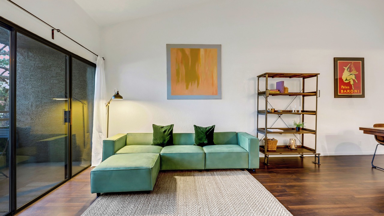 Photo of Livingroom in Spring Valley