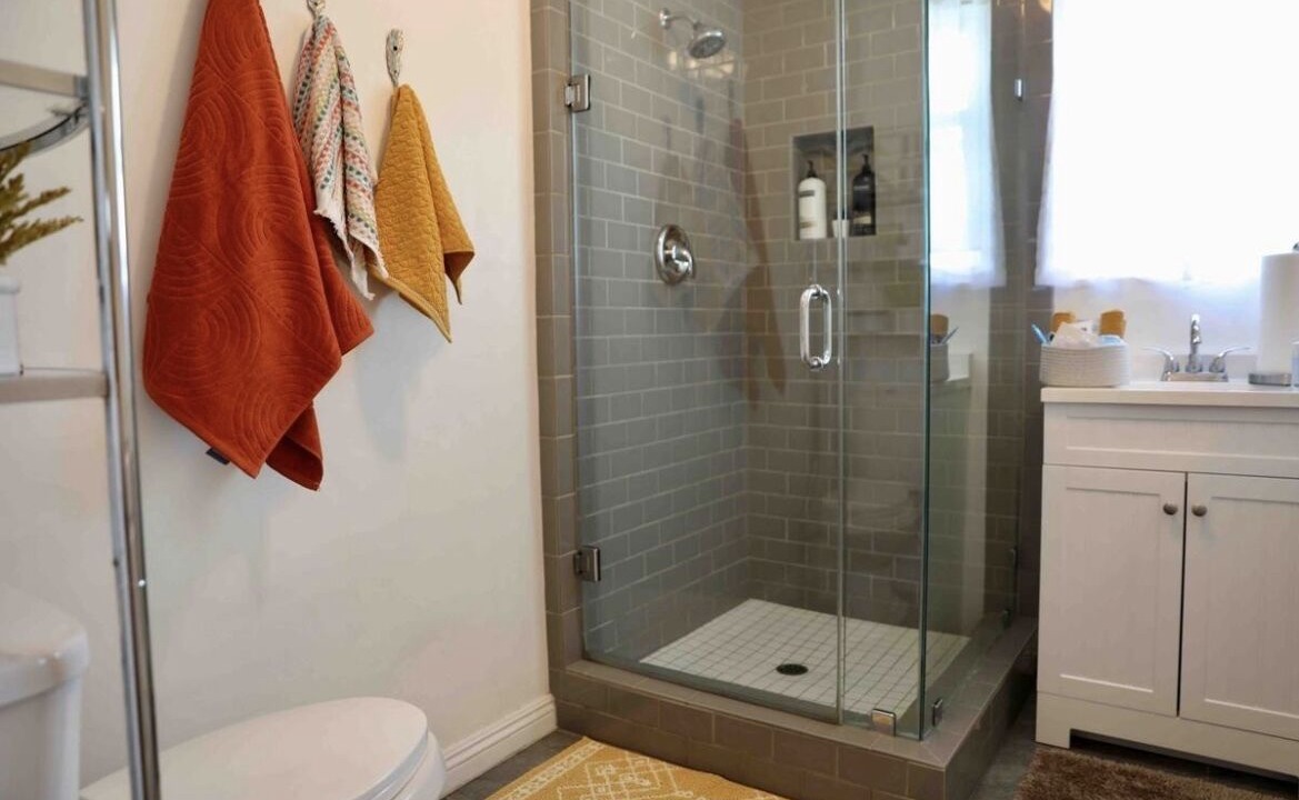 Photo of Bathroom in Crenshaw