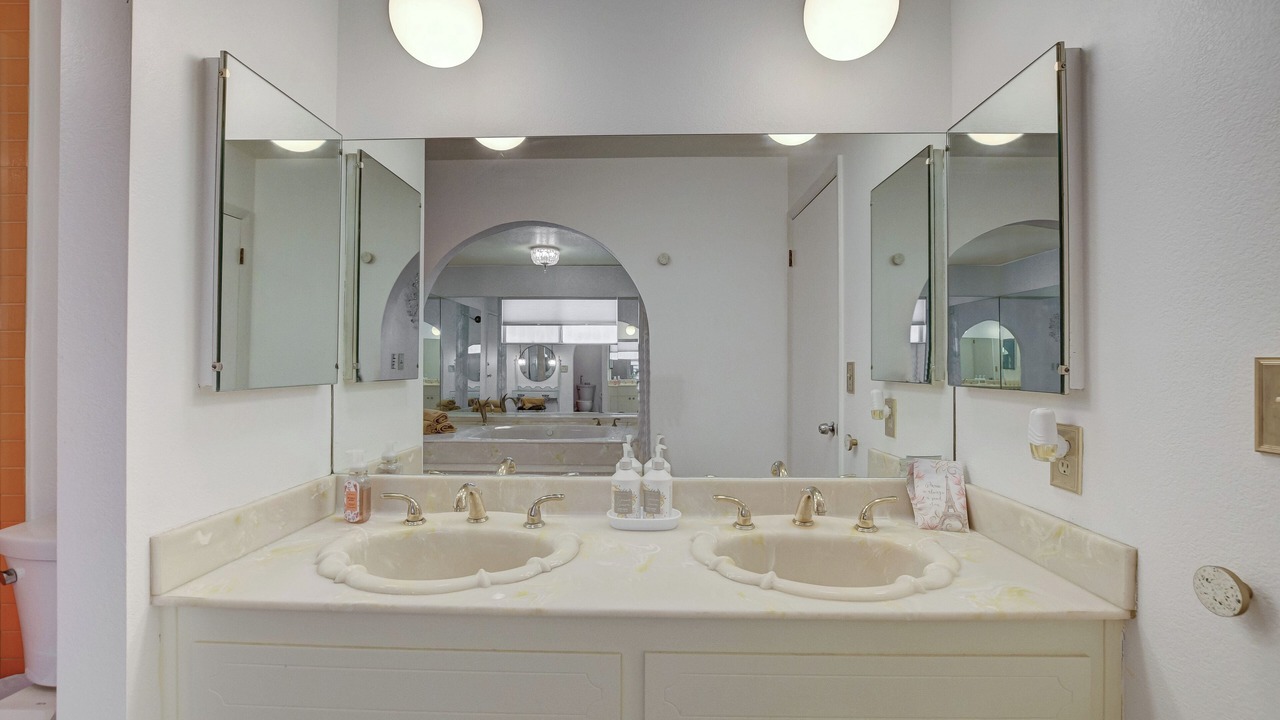 Photo of Bathroom in Paradise