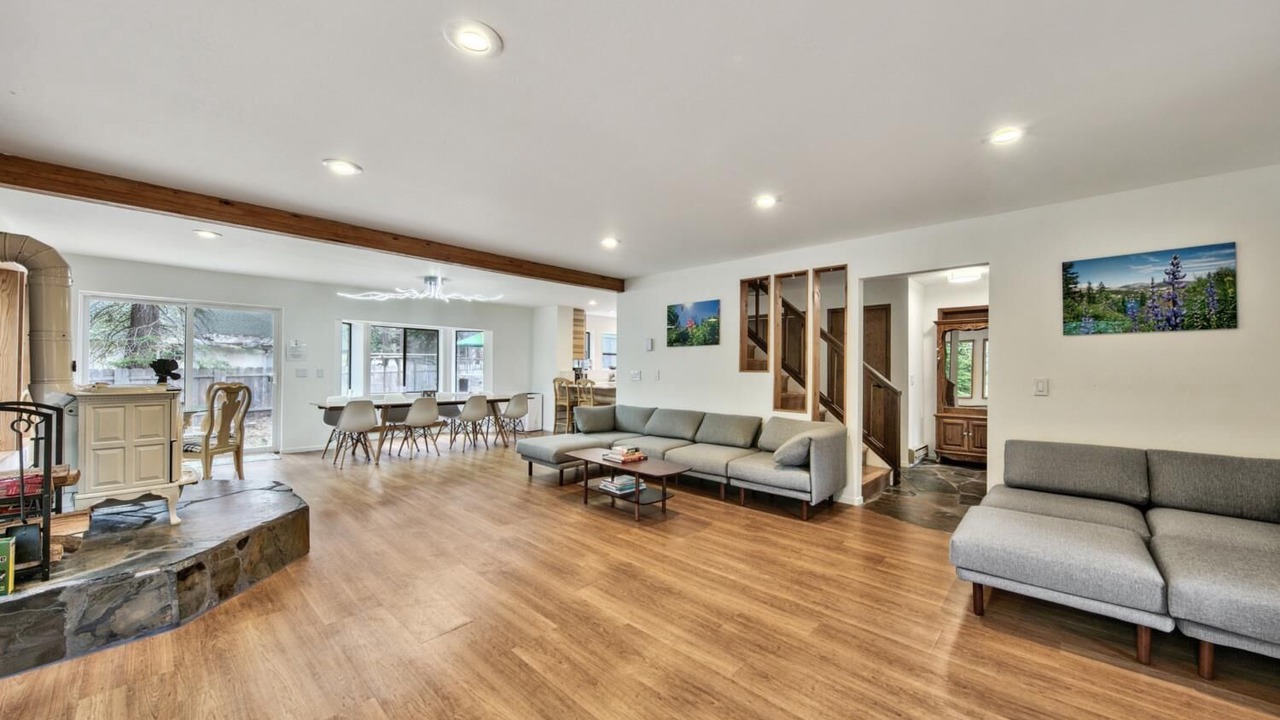 Photo of Livingroom in Christmas Valley