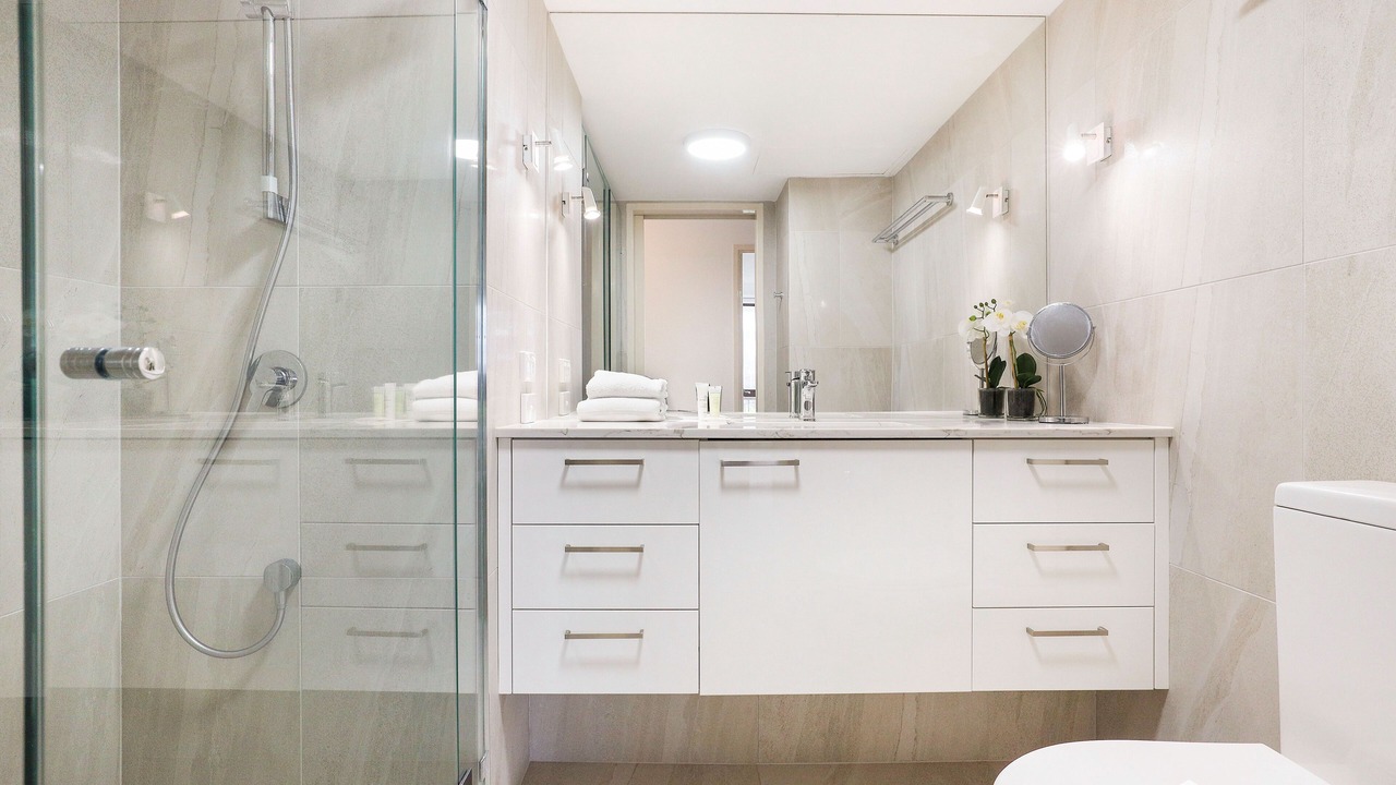 Photo of Bathroom in Main Beach