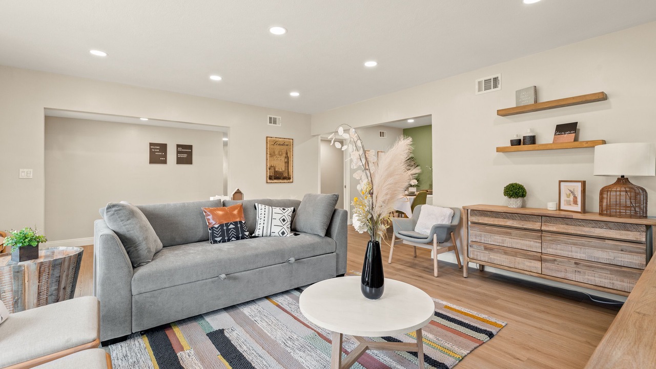 Photo of Livingroom in Ontario