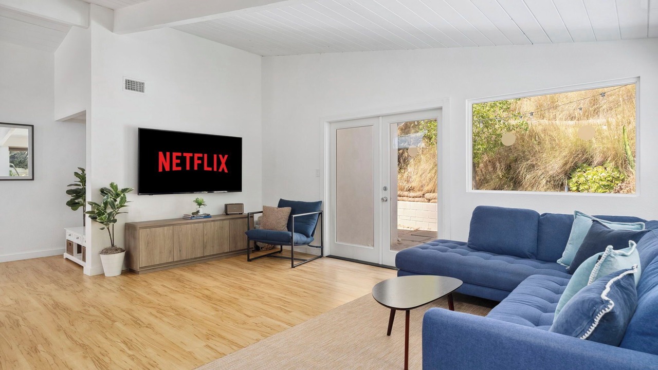 Photo of Livingroom in College West
