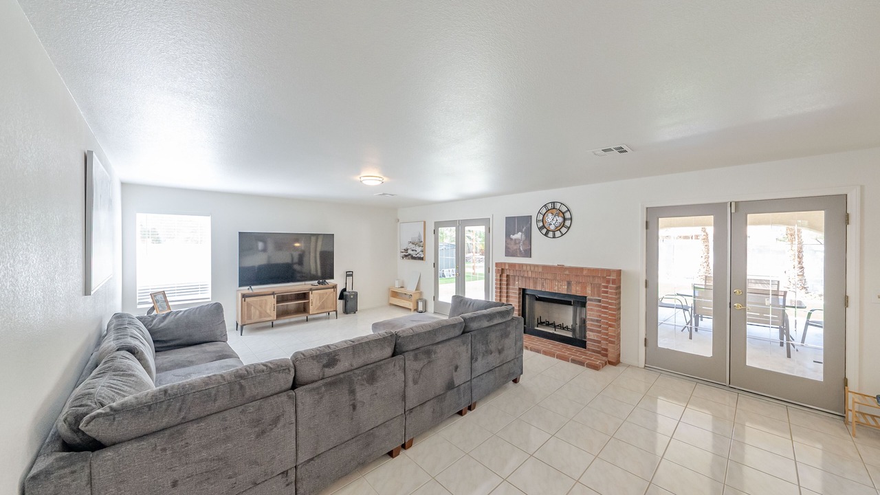 Photo of Livingroom in Spring Valley