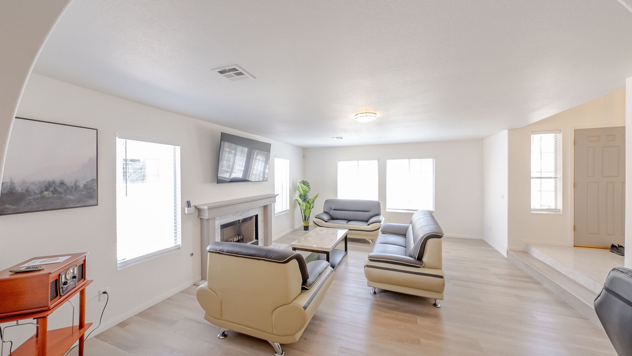 Photo of Livingroom in Spring Valley