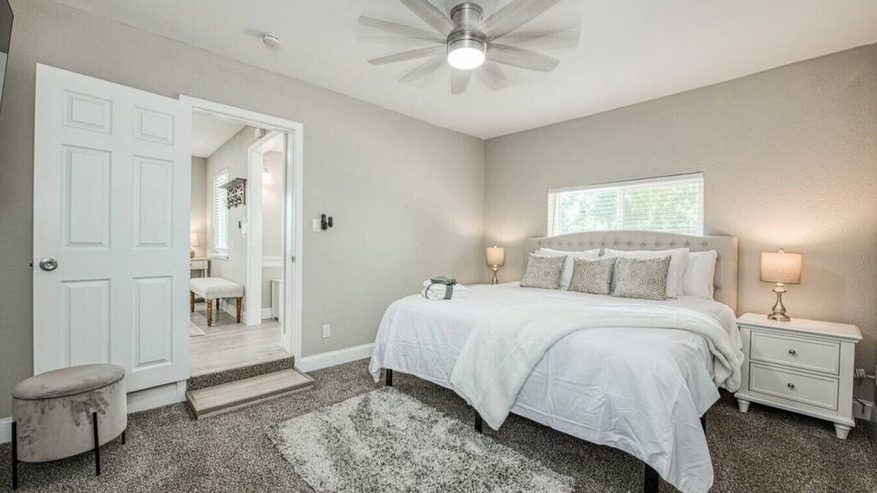 Photo of Bedroom in Raisin