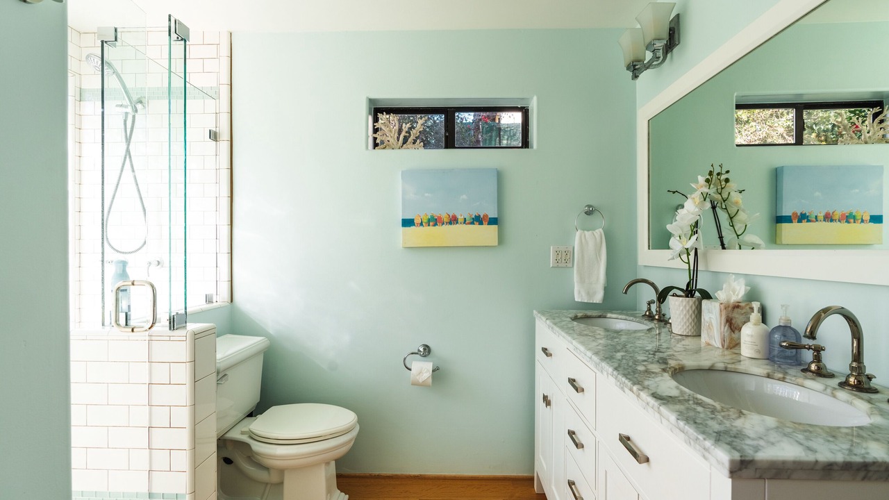 Photo of Bathroom in Summerland