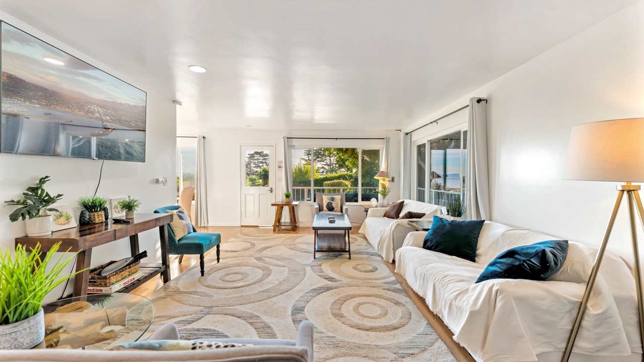 Photo of Livingroom in Summerland