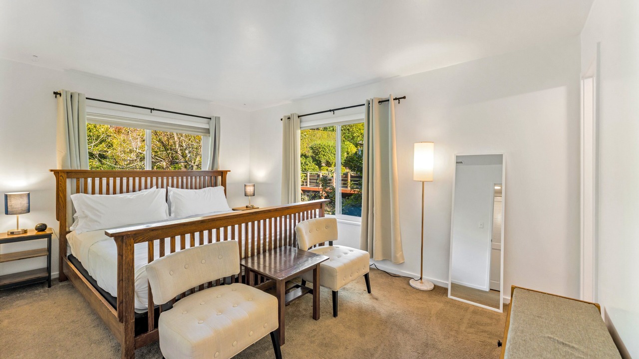 Photo of Bedroom in Summerland