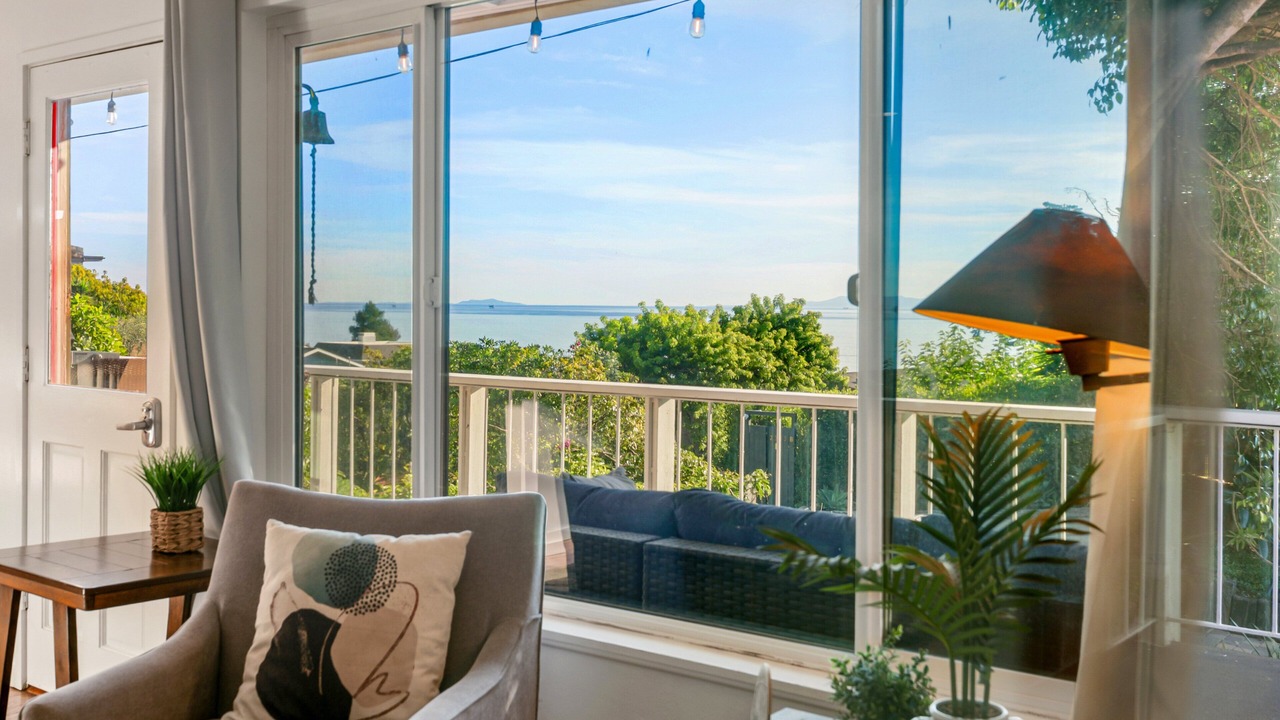 Photo of Livingroom in Summerland
