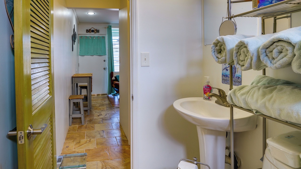 Photo of Bathroom in Waialua
