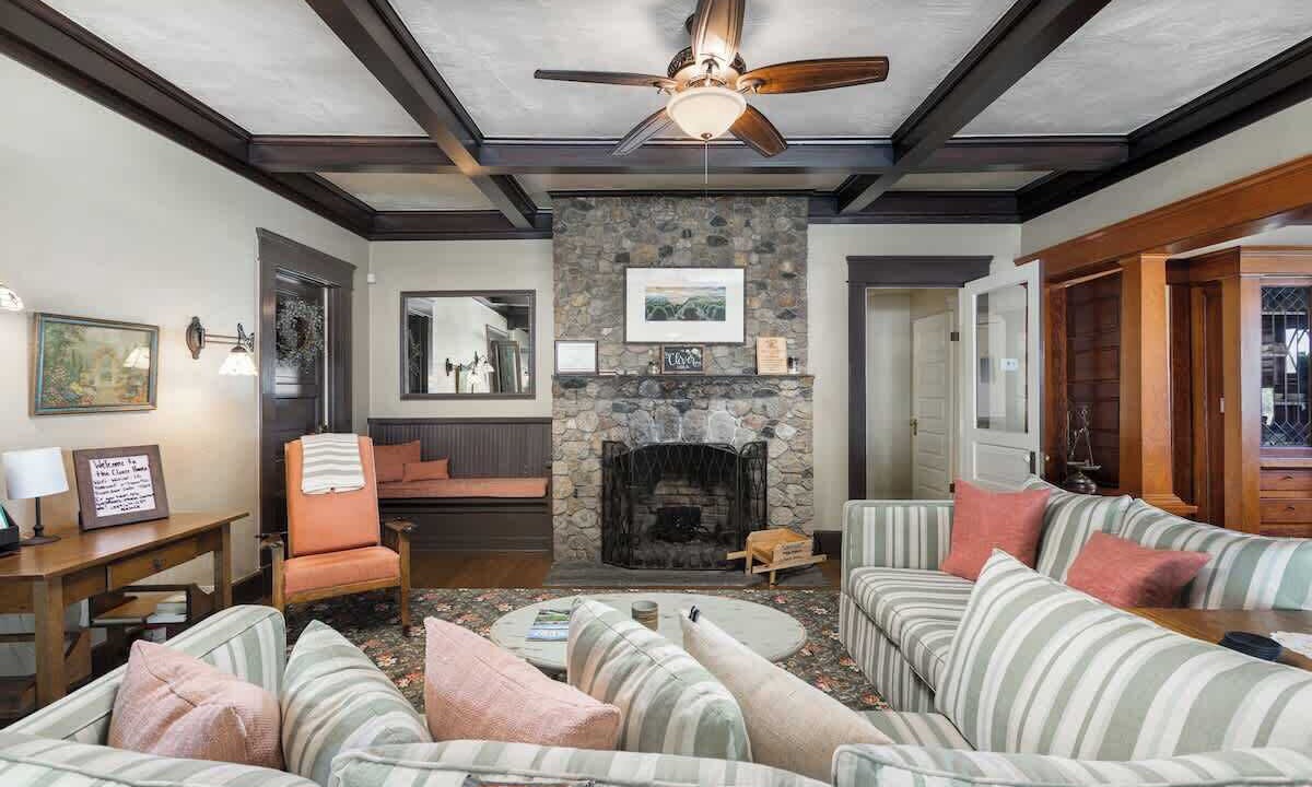 Photo of Livingroom in Exeter