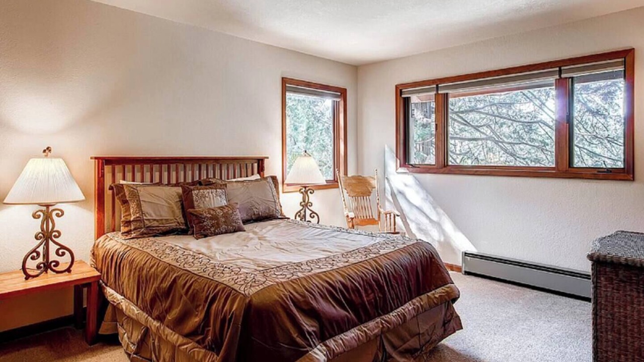 Photo of Bedroom in Yosemite National Park