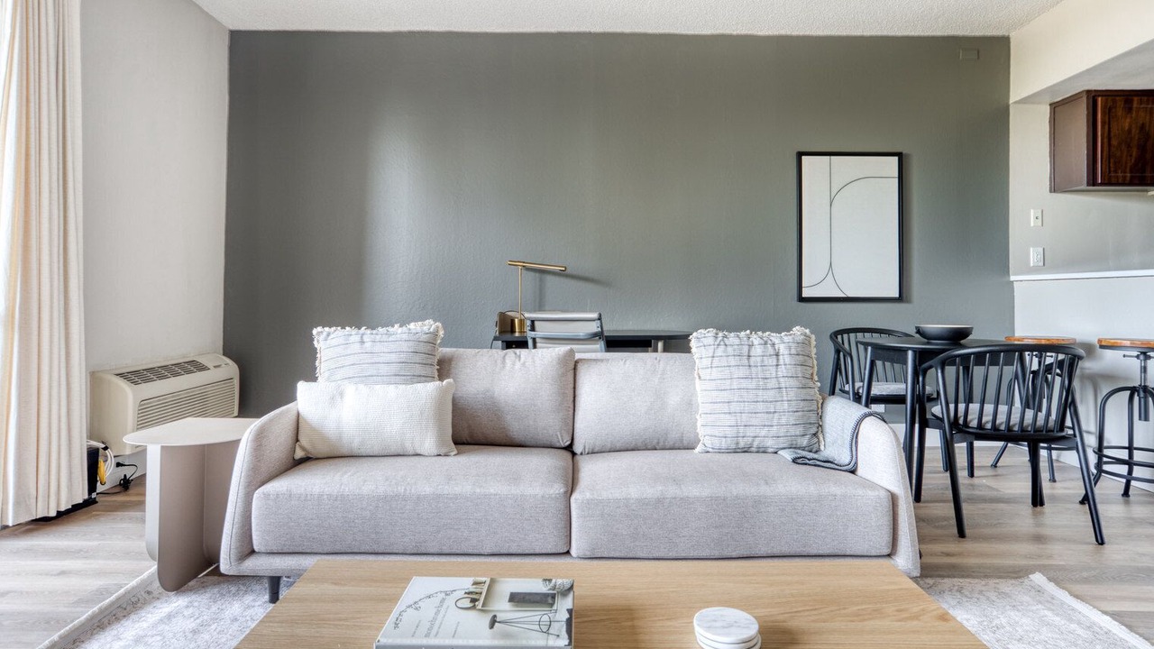 Photo of Livingroom in University South