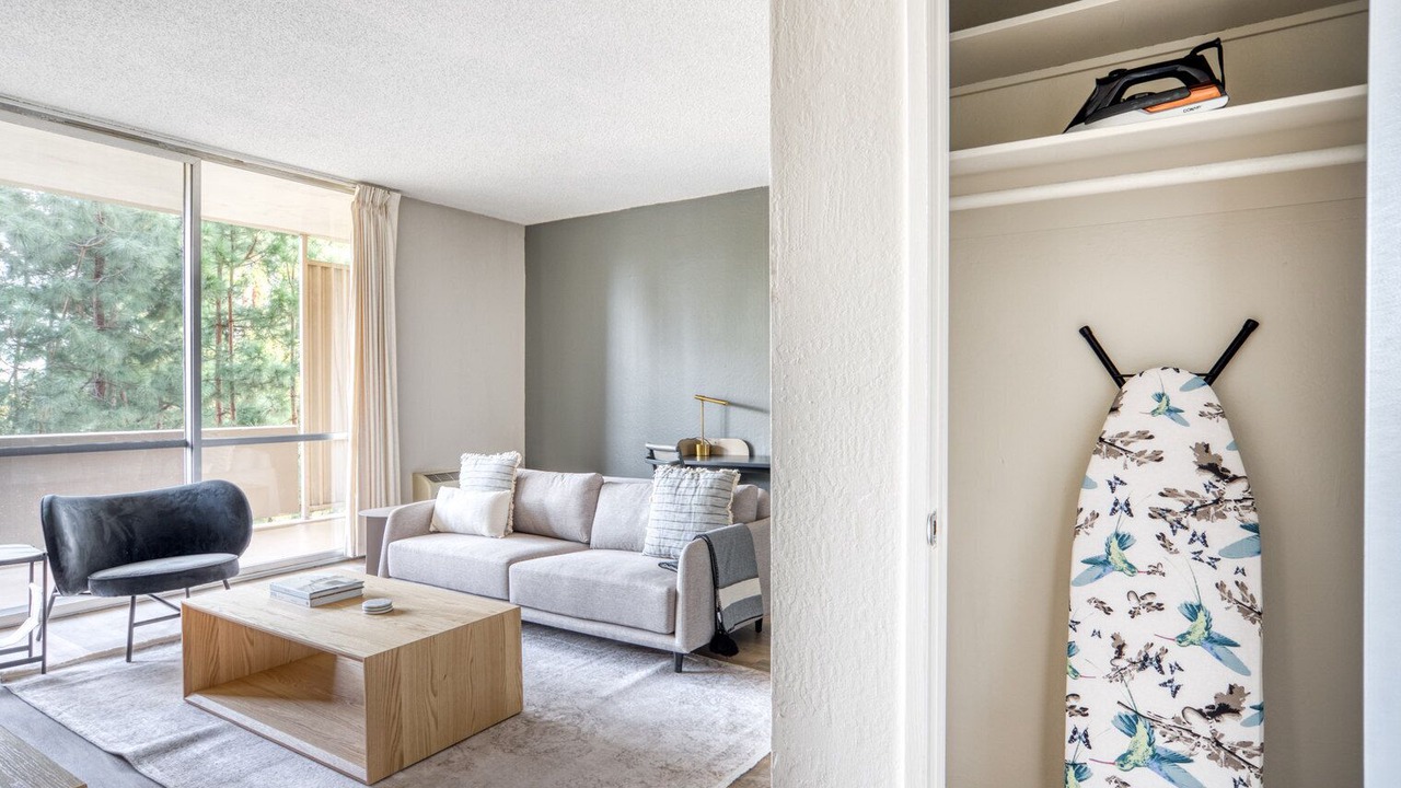 Photo of Livingroom in University South