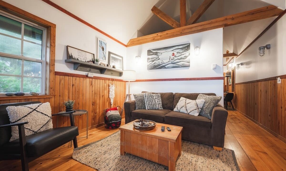 Photo of Livingroom in Ucluelet