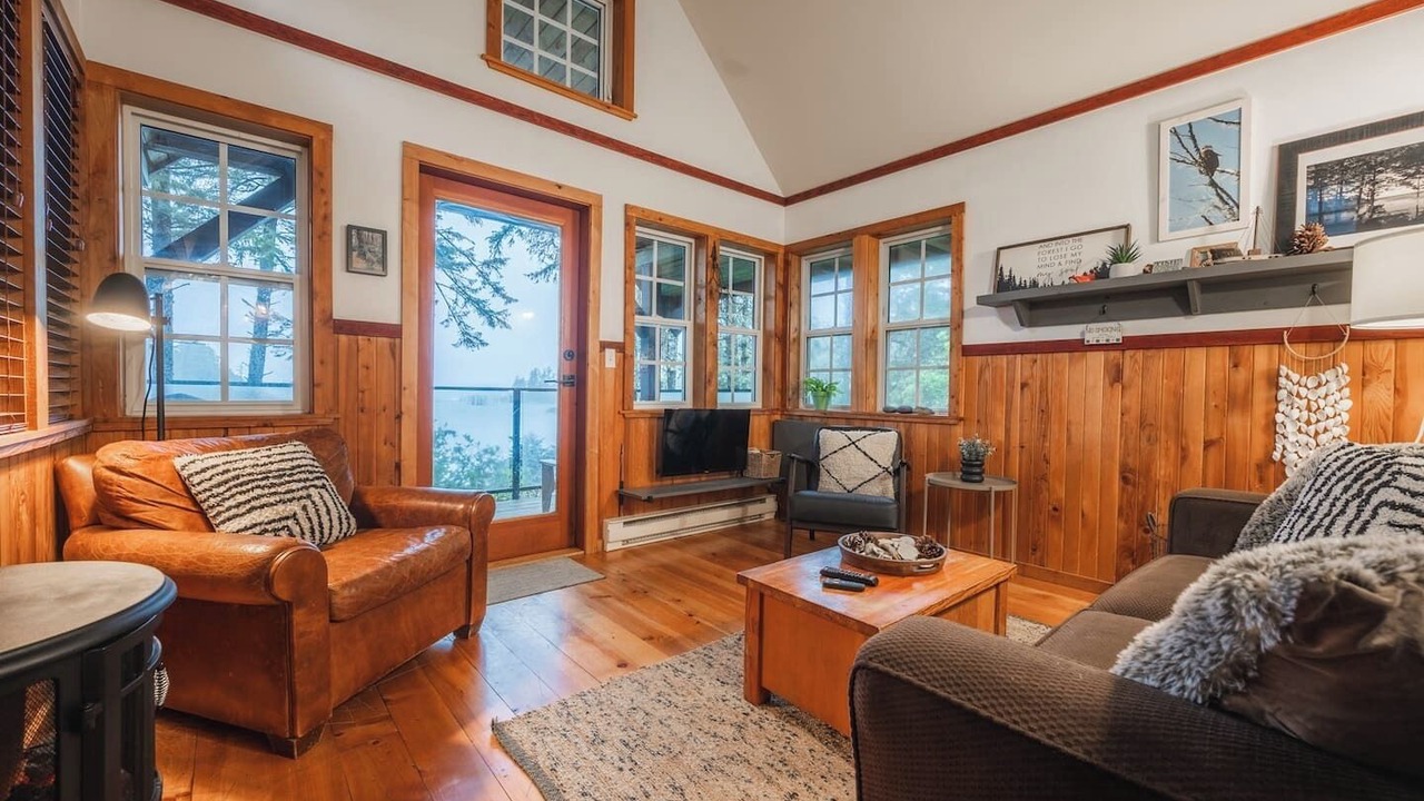 Photo of Livingroom in Ucluelet
