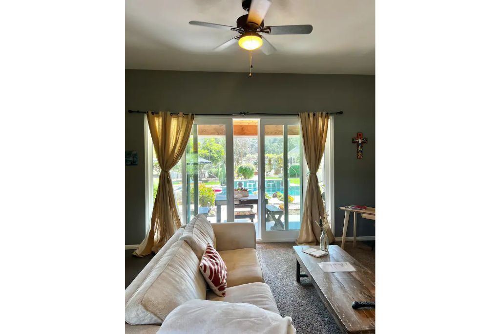 Photo of Livingroom in Callender