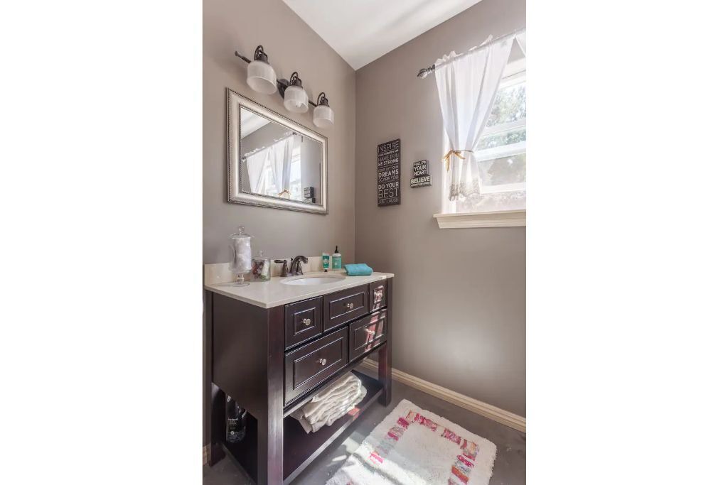 Photo of Bathroom in Callender