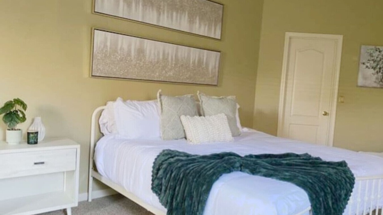 Photo of Bedroom in Raisin