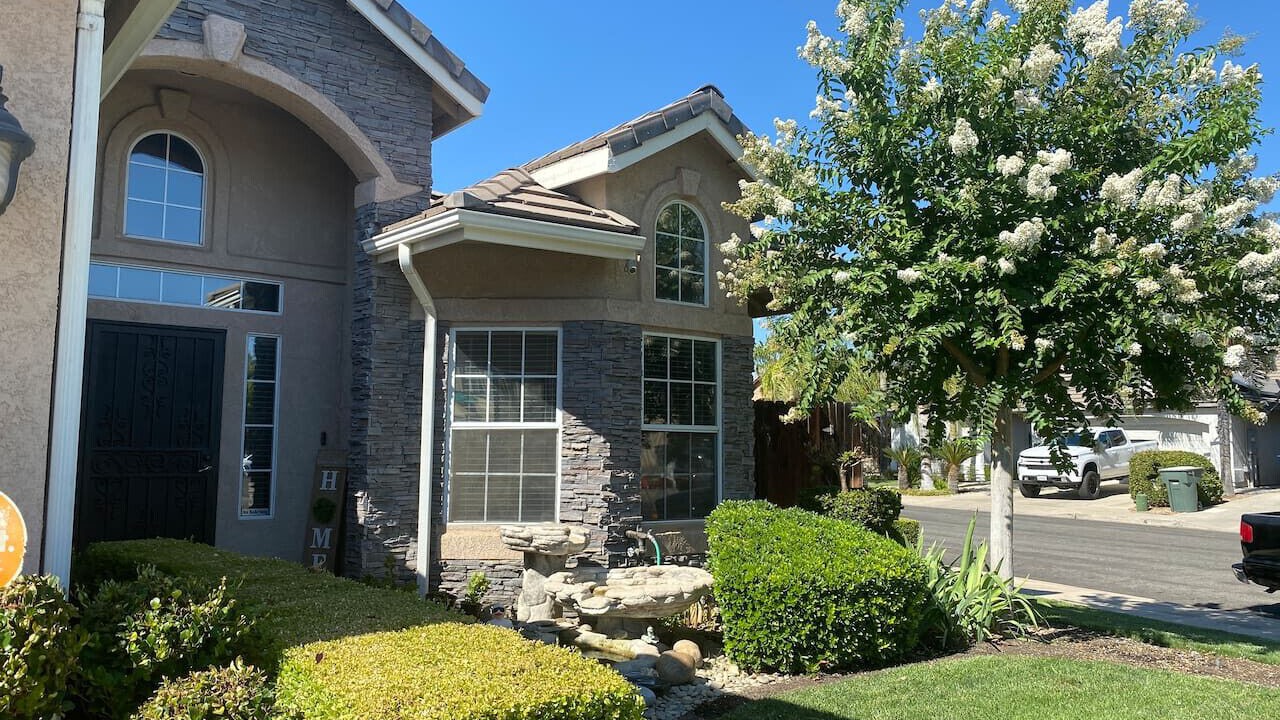 Photo of Outdoor in Raisin