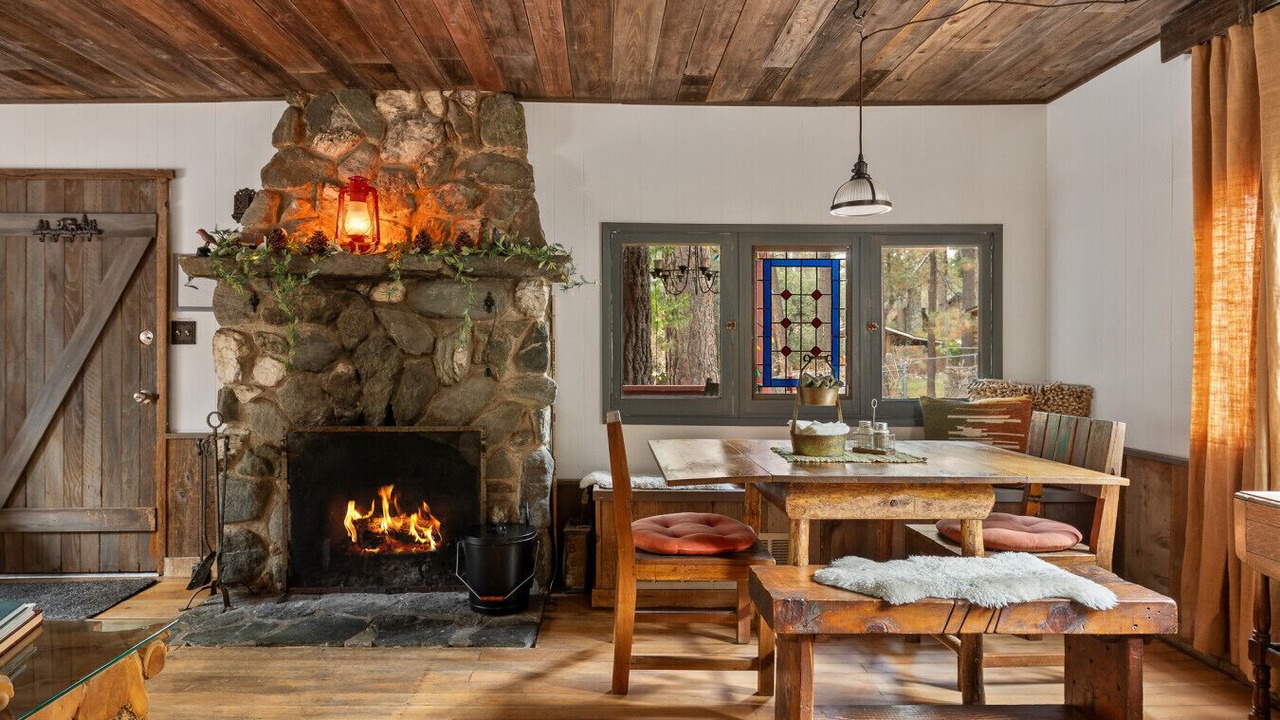 Photo of Livingroom in Wrightwood