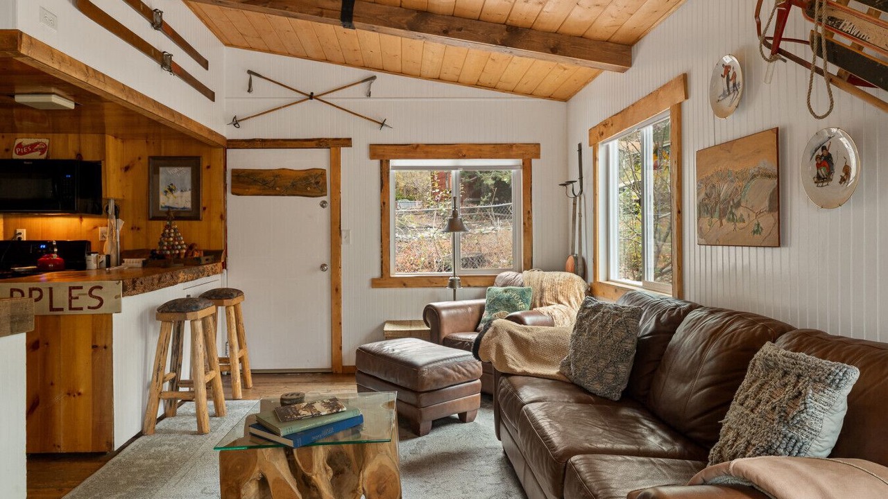 Photo of Livingroom in Wrightwood