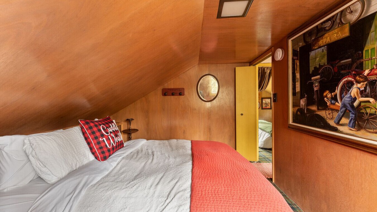 Photo of Bedroom in Wrightwood