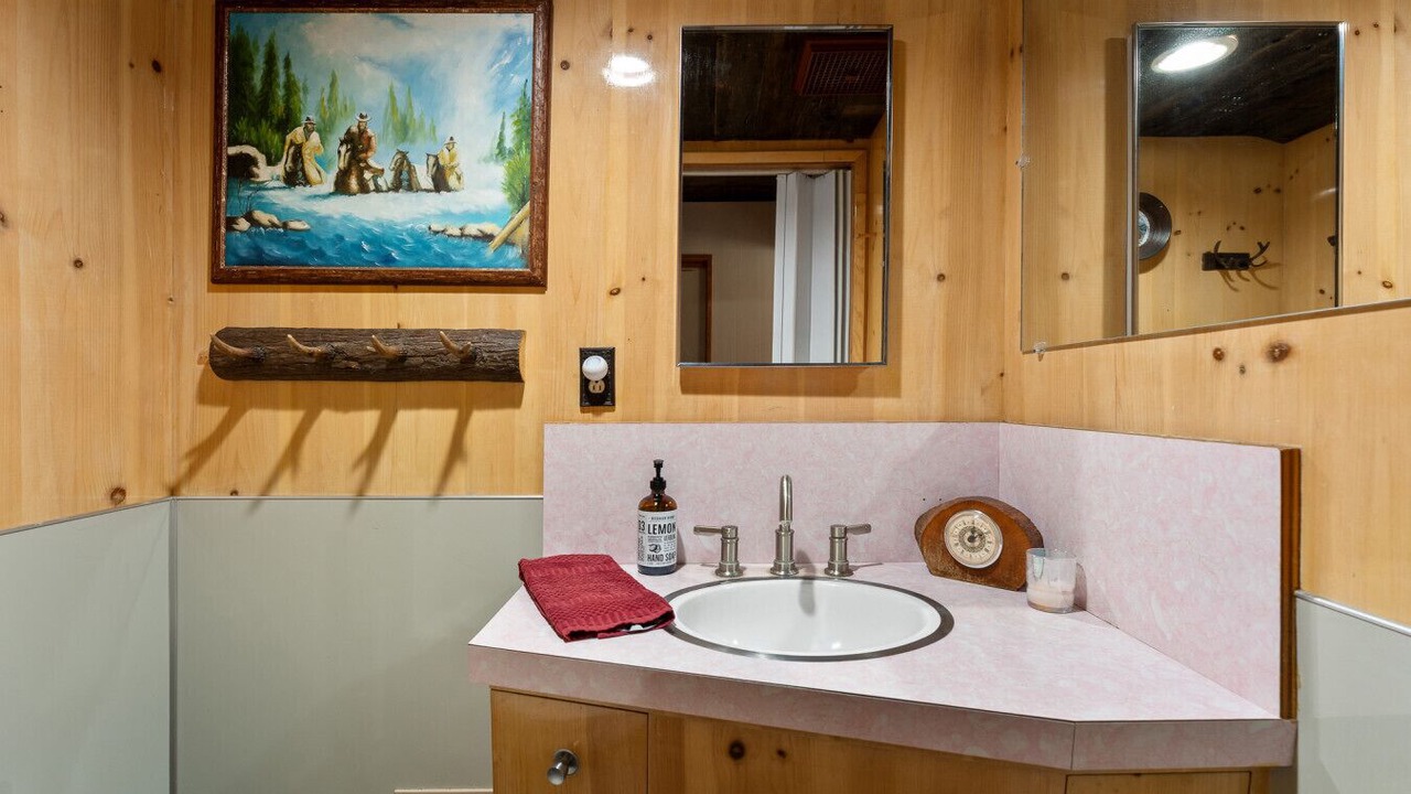 Photo of Bathroom in Wrightwood