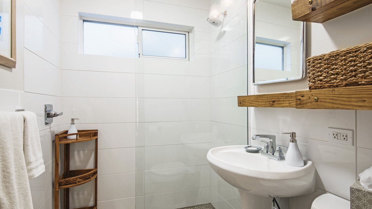 Photo of Bathroom in Eastern Malibu